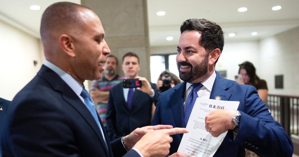 Lawmakers in Furious Spat as Shutdown Tensions Boil Over