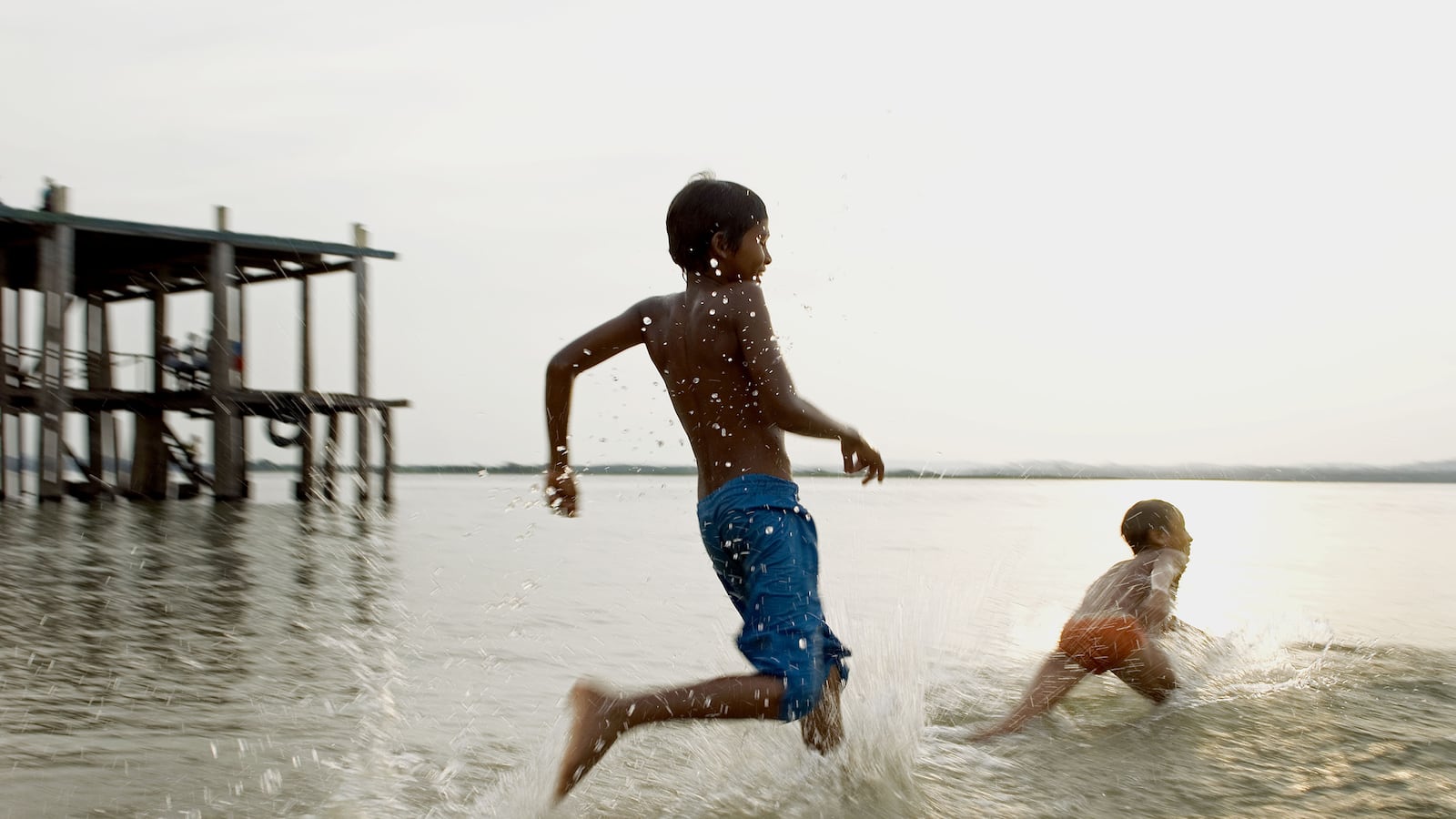 articles/2015/05/24/henry-ford-s-lost-city-in-the-amazon/150522-strochlic-fordlandia-tease_ynqdcz