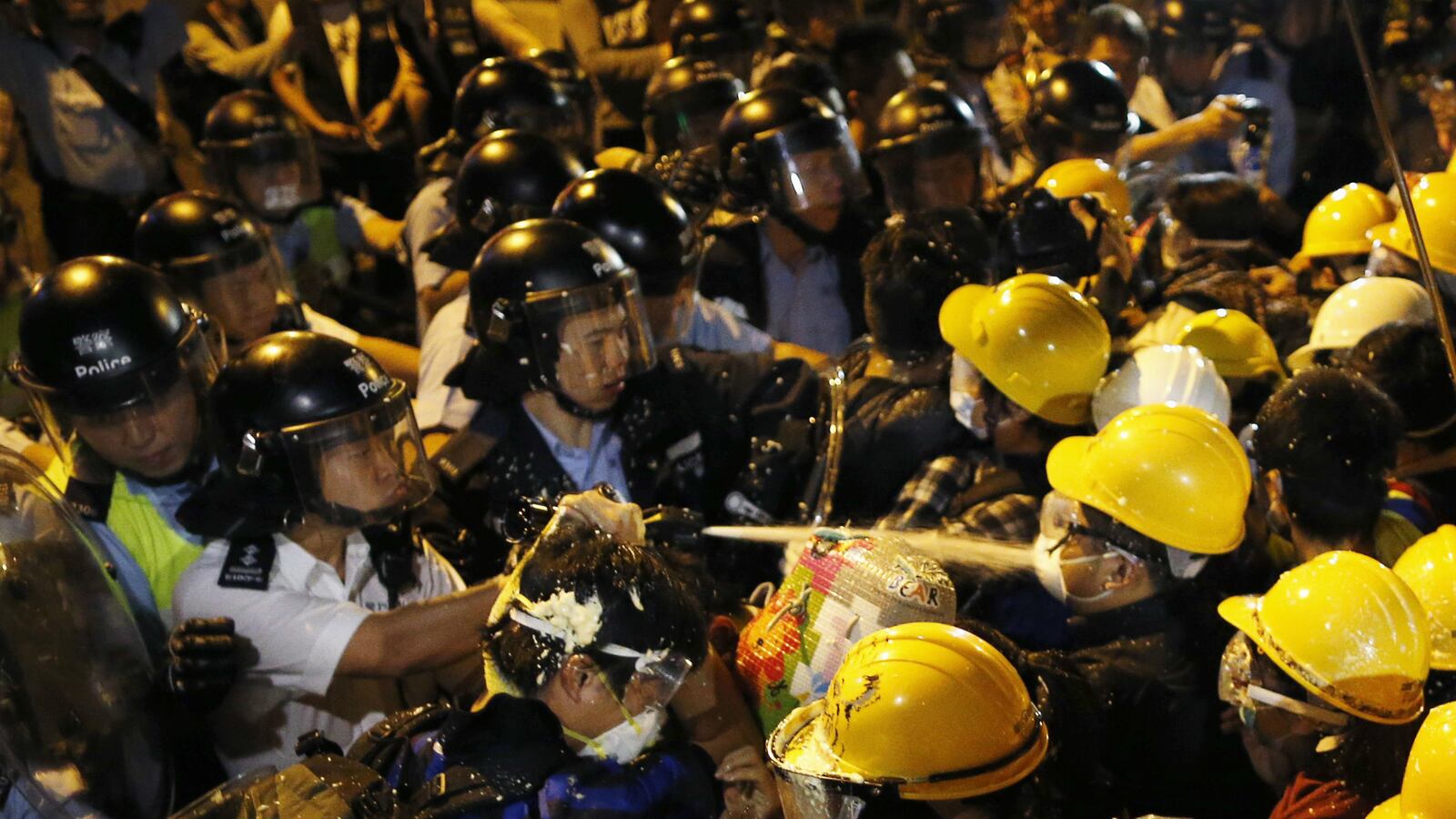 cheats/2014/11/30/hong-kong-protesters-clash-with-cops/141130-hongknong-cheat_ccklij