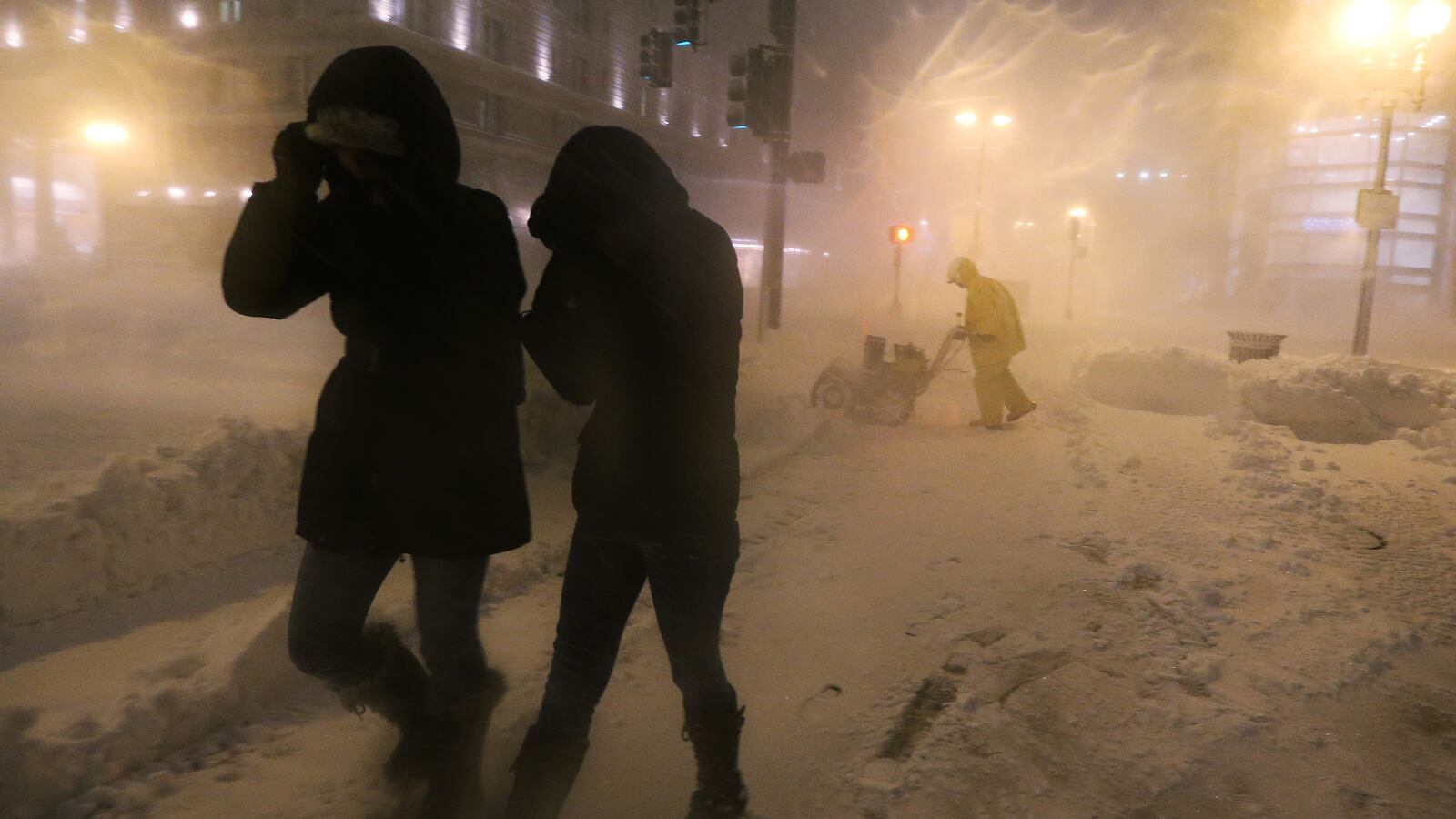 cheats/2013/02/09/nemo-causes-thousands-of-power-outages/130209-blizzard-power-outages-cheat_z3gcct