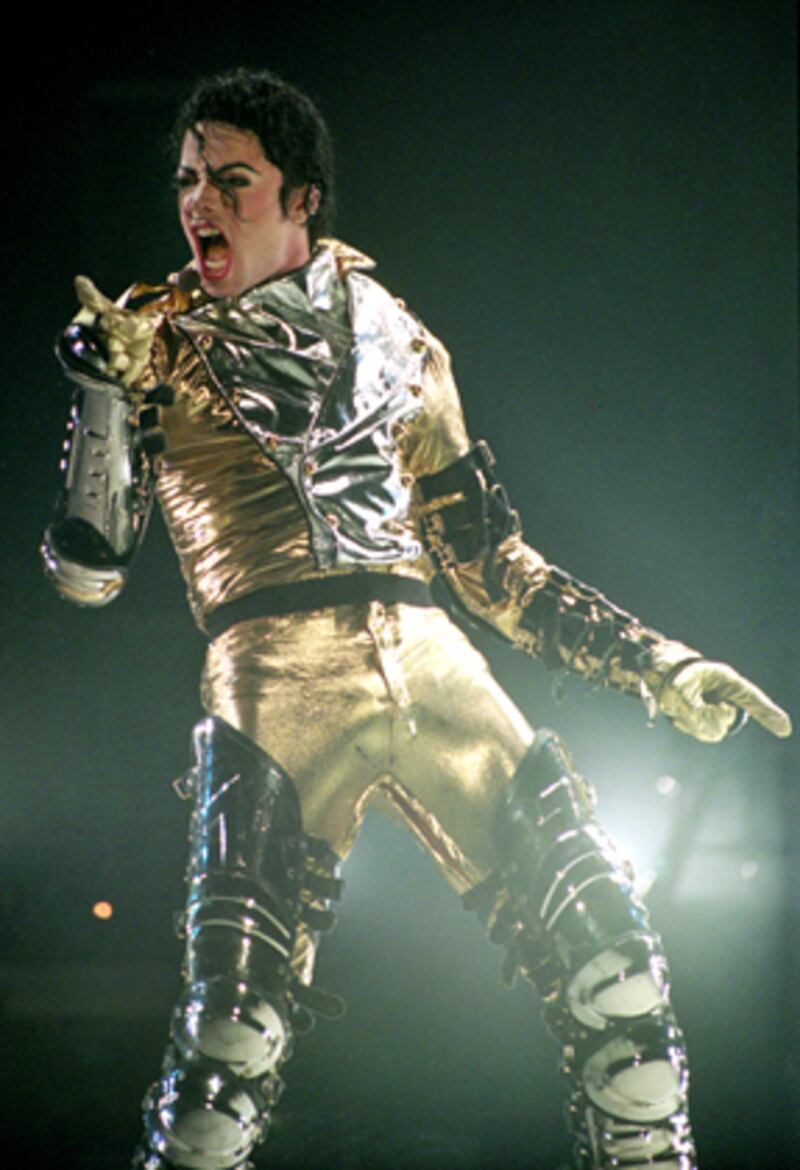 galleries/2009/05/18/ambiguously-gay-idols/ambiguously-gay---michael-jackson_ovhd25