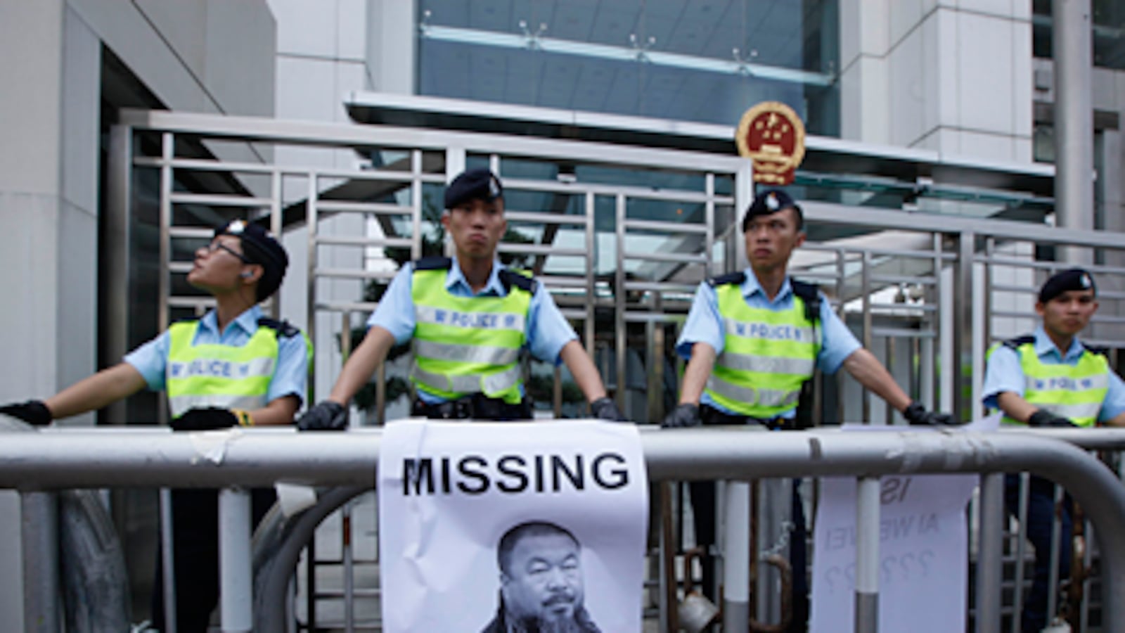 articles/2011/04/23/ai-weiwei-street-art-campaign-takes-hold-in-hong-kong/liu-ai-weiwei_175212_c1ydqr
