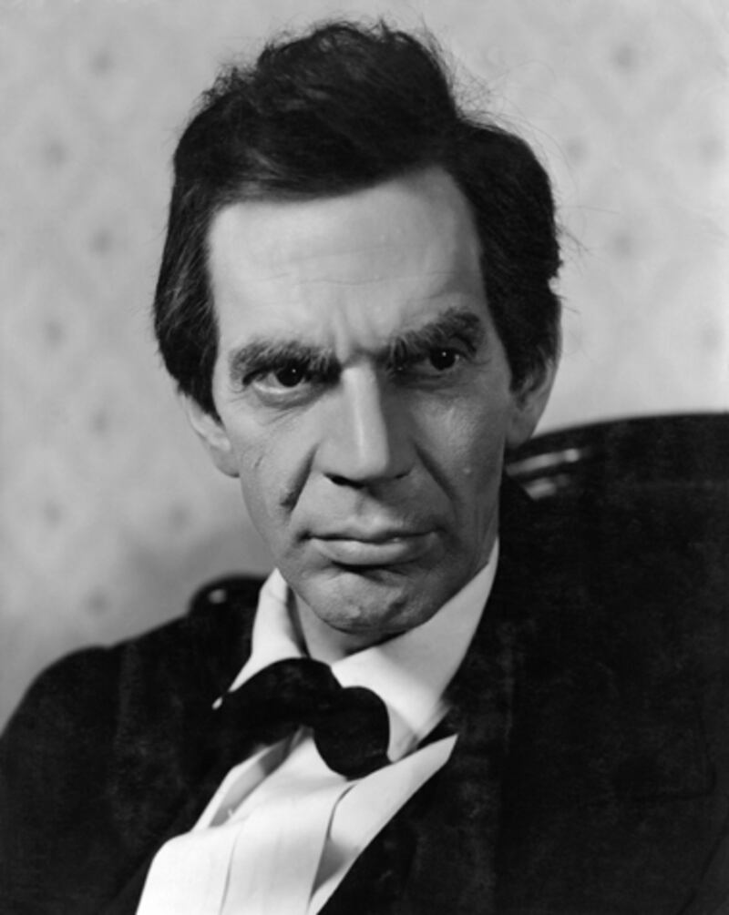 galleries/2011/12/03/honest-it-s-not-abe-daniel-day-lewis-as-lincoln-and-more-photos/raymond-massey-lincoln-look-alikes_nqul1t