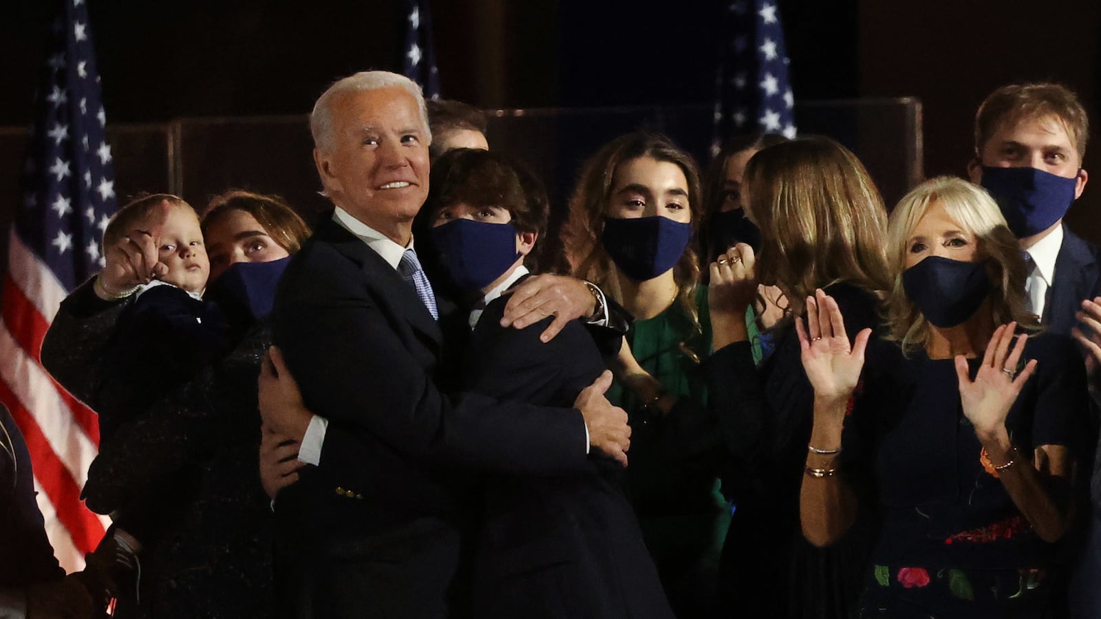 2020-11-08T040227Z_242046729_HP1EGB80B83NS_RTRMADP_3_USA-ELECTION-BIDEN_rwuhiy