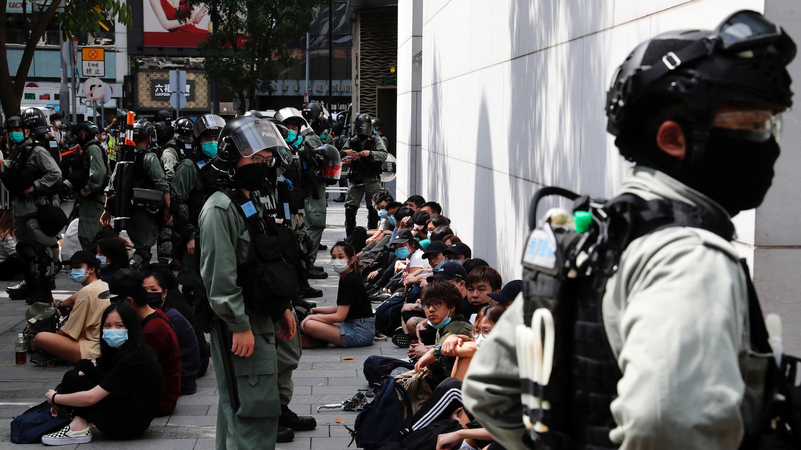 2020-05-27T075750Z_961762592_RC2VWG9RR3F0_RTRMADP_3_HONGKONG-PROTESTS-LEGISLATION_izaehi