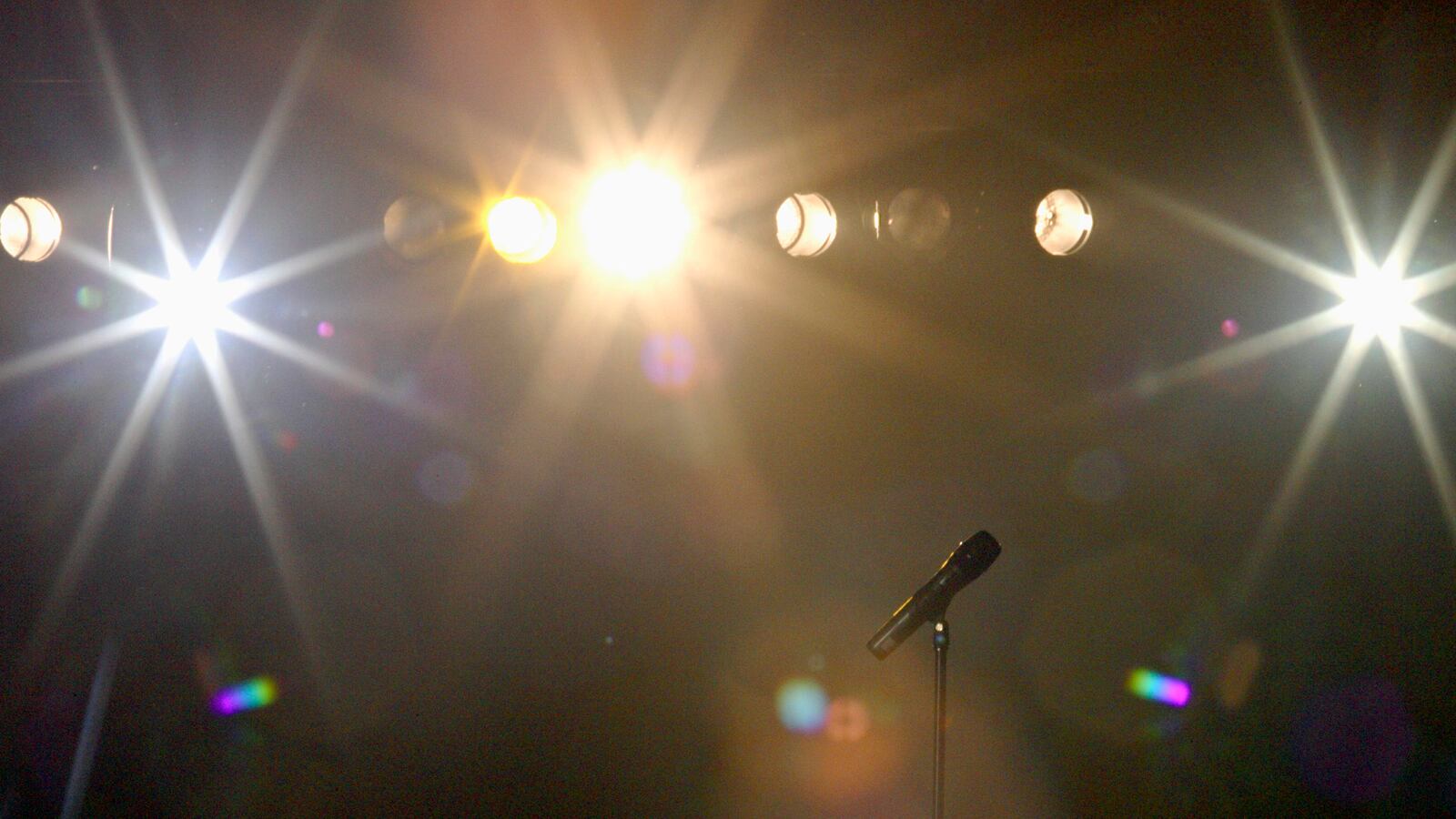 cheats/2013/04/19/fame-may-be-dangerous-to-your-health/130419-famous-younger-lives-cheat_vfz2xs