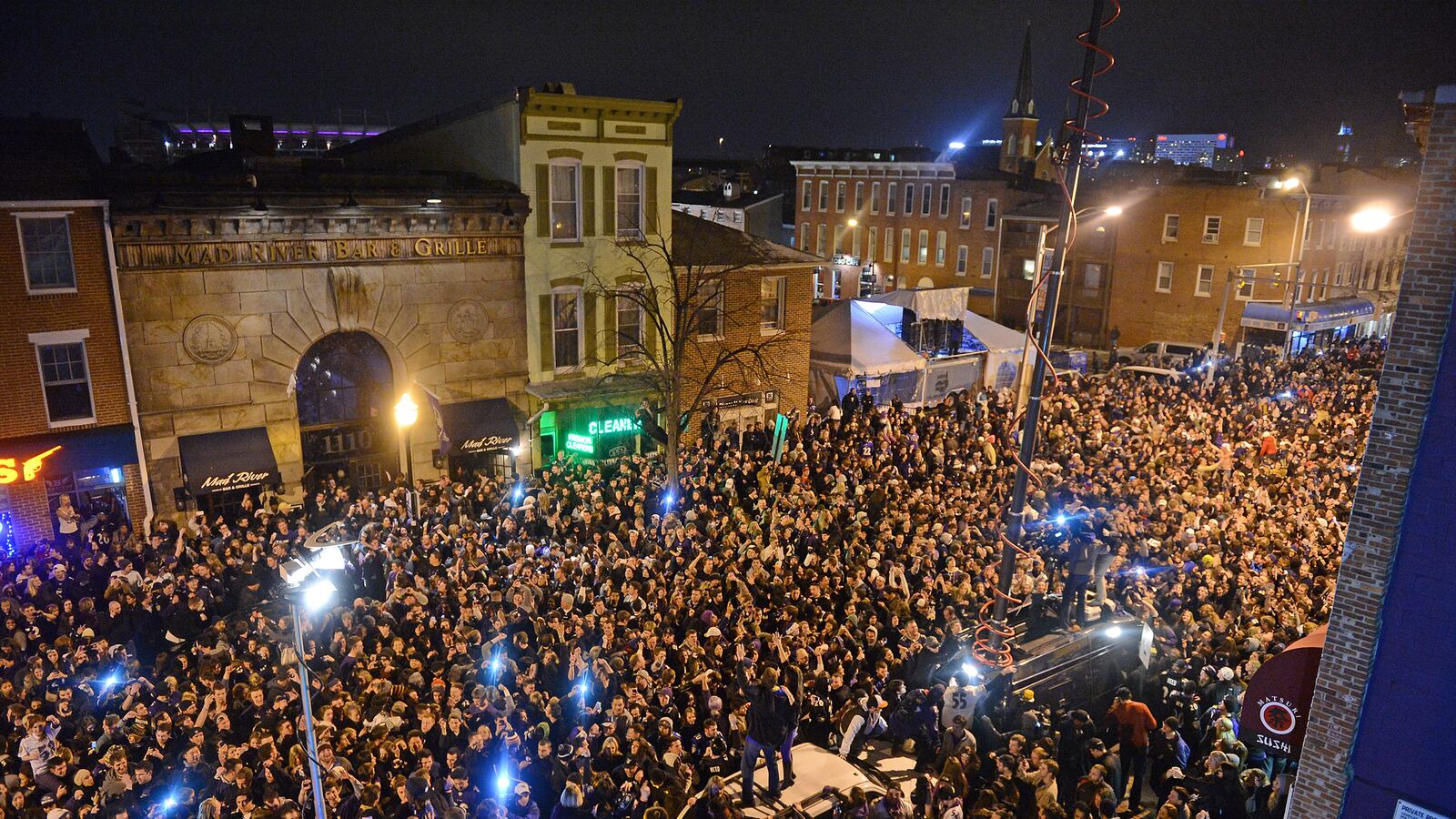 cheats/2013/02/04/ravens-fans-take-to-the-streets/130204-baltimore-fans-celebrate-cheat_nfpzsc