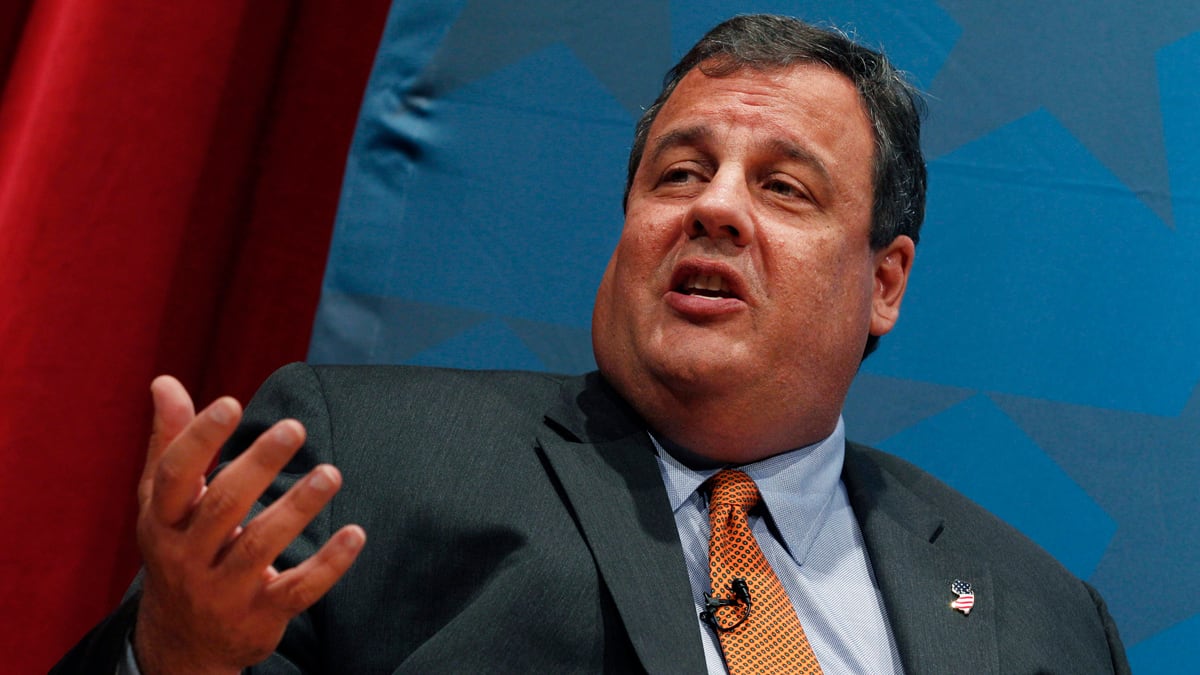 articles/2011/10/04/chris-christie-bursting-the-bubble-he-might-run-for-president-in-2012/chris-christie-kurtz_u0cwoa