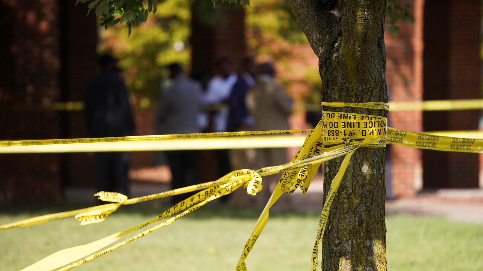 2021-09-20T204457Z_1699108791_RC2WTP957DBD_RTRMADP_3_USA-SHOOTING-VIRGINIA_emz2mh