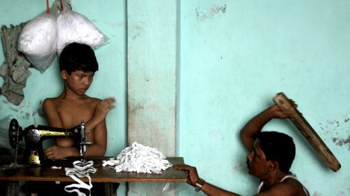 galleries/2009/10/21/born-to-work-inside-the-brutal-lives-of-child-workers/akash-child-labor---1_whuvf2