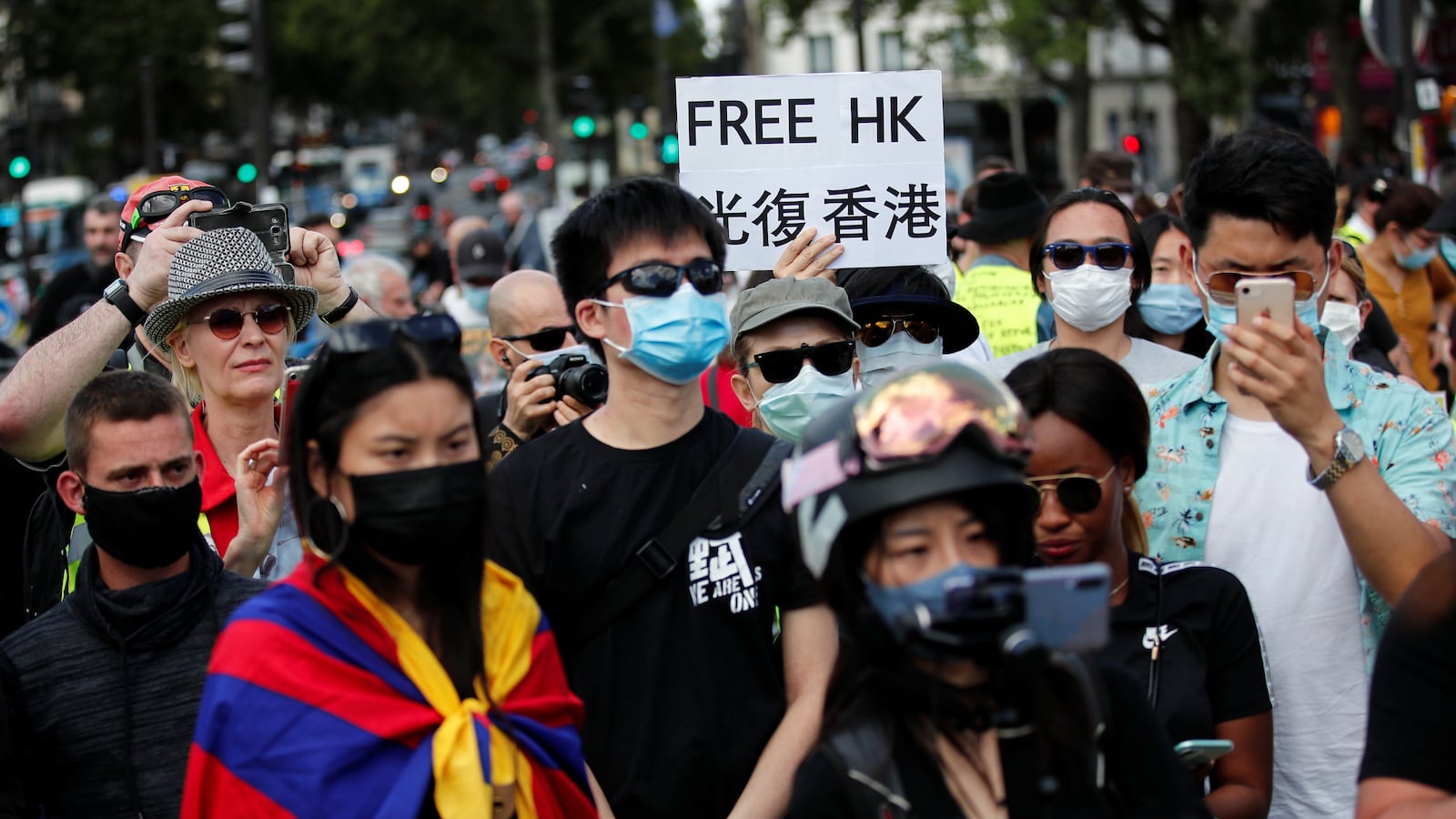 2020-07-11T134328Z_1528310150_RC21RH9WAD6J_RTRMADP_3_HONGKONG-PROTESTS-FRANCE_os8q2h