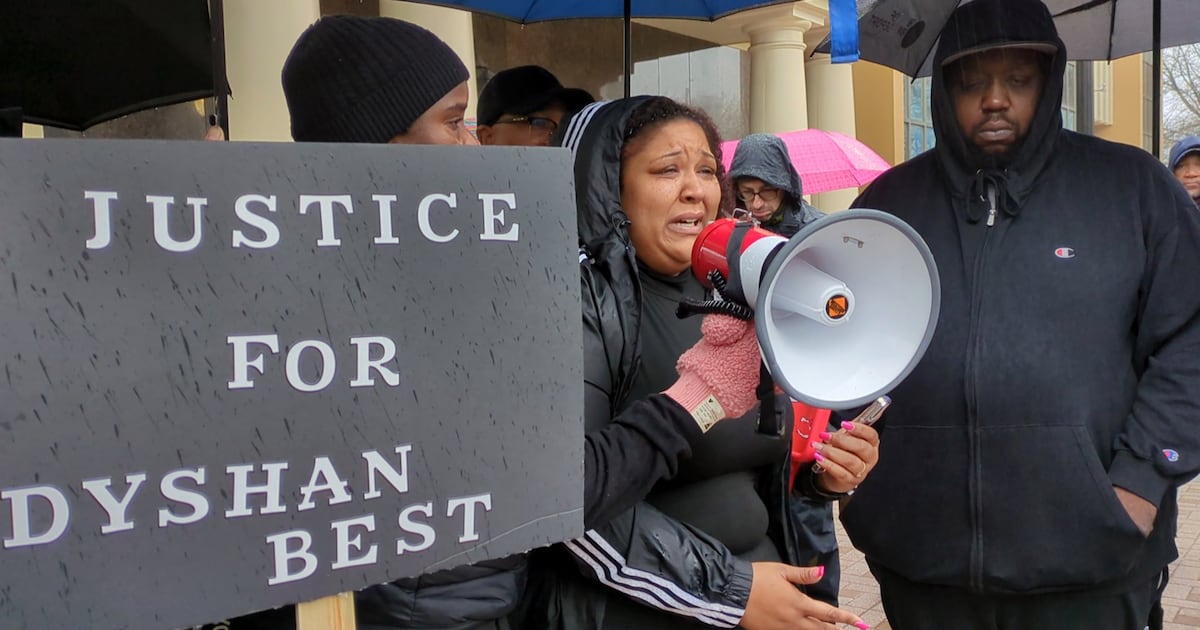 Cop Steals Shooting Victim’s Ambulance After Feeling Anxious