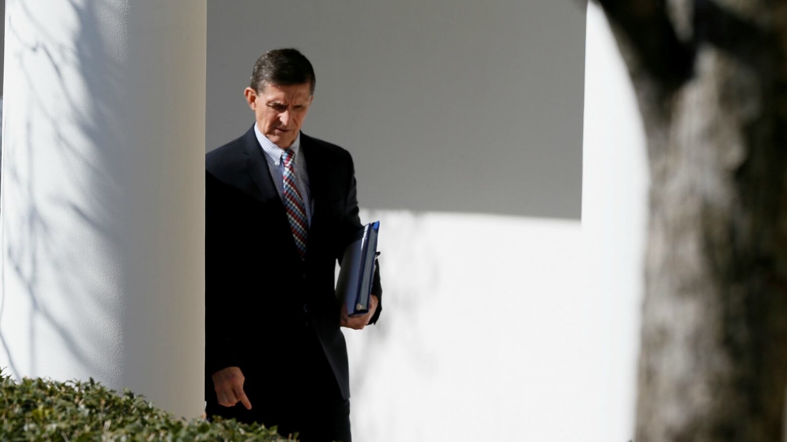 cheats/2017/05/08/report-flynn-never-disclosed-russia-payment-to-dia/170508-flynn-DIA-cheat_r47mgs