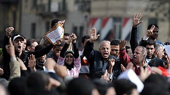 articles/2011/01/30/egypts-treasured-in-peril-inside-the-bid-to-keep-king-tut-safe/shenon-king-tut_156623_e2py0s