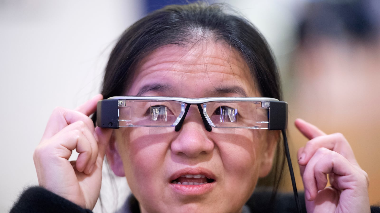 articles/2014/01/09/is-wearable-technology-a-fad-or-the-future/140108-gross-wearble-tease_ykexaq