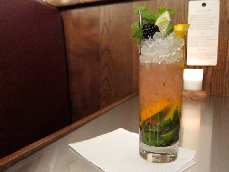 galleries/2013/06/08/low-calorie-summer-cocktails-mixologists-on-their-favorites-photos/130606-gin-cobbler_dmgaji