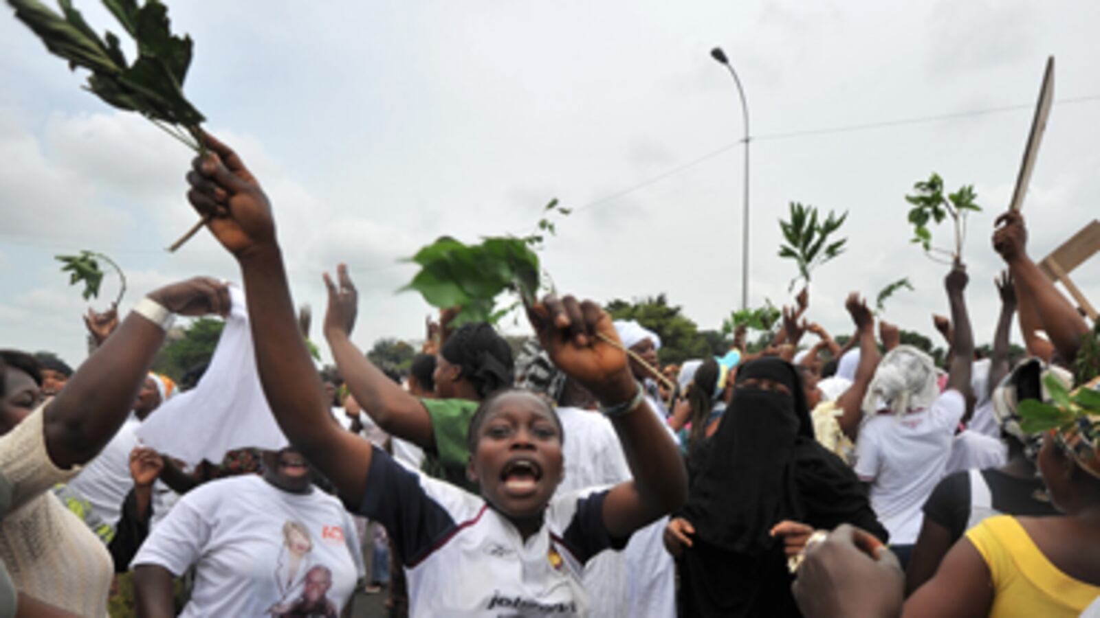 articles/2011/03/11/cote-divoire-break-your-silence/leymah-cote-divoire_165680_etvg8f