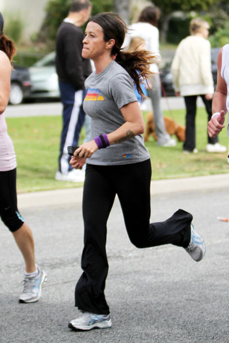 galleries/2010/11/04/15-celebrity-marathoners/celeb-marathoners---morisette_qpgnfv