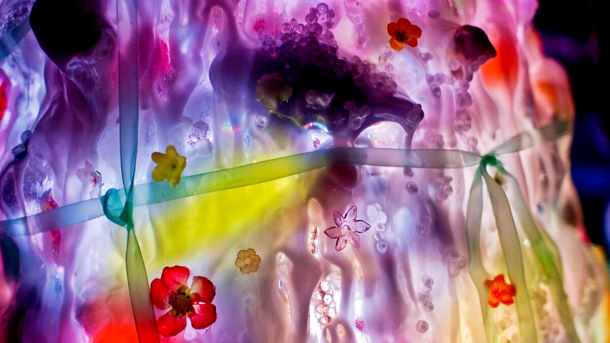 articles/2012/02/01/mike-kelley-dies-at-57-blake-gopnik-on-the-los-angeles-artist-s-gift/mike-kelley-1_euhhfm