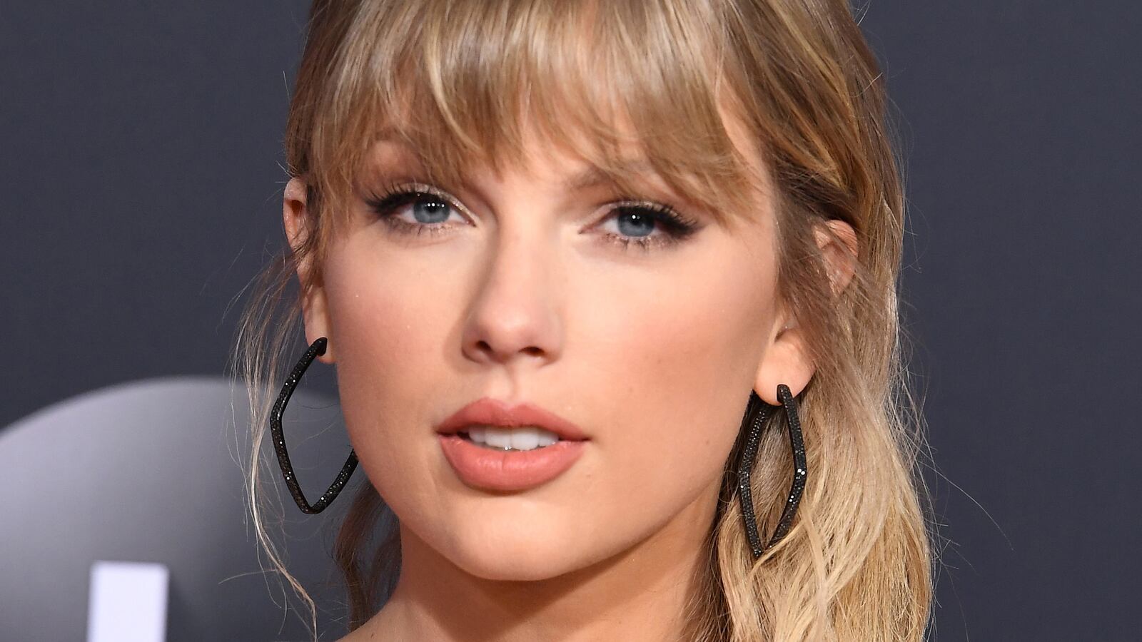 200612-bradley-taylor-swift-hero_iffogc