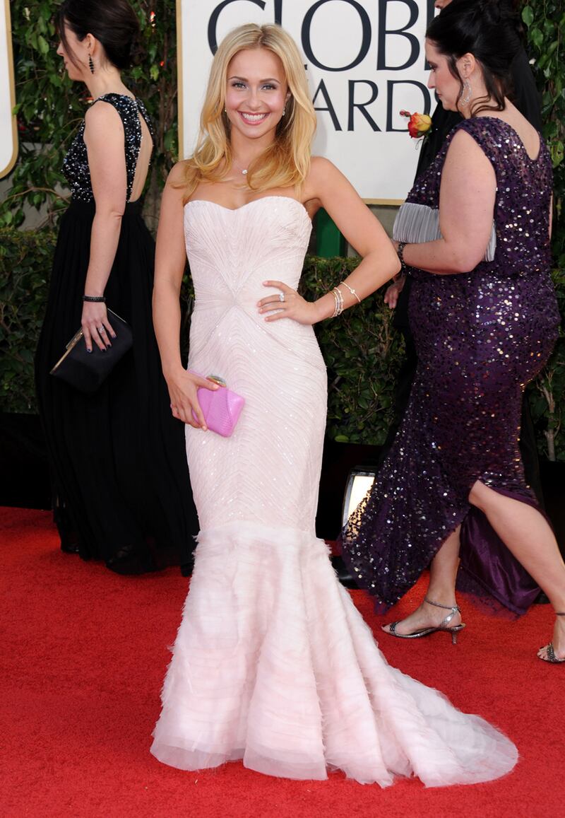 galleries/2013/01/13/best-dressed-at-the-golden-globes-awards-2013-photos/Hayden-Panettiere-golden-globes-2013_aiumbe