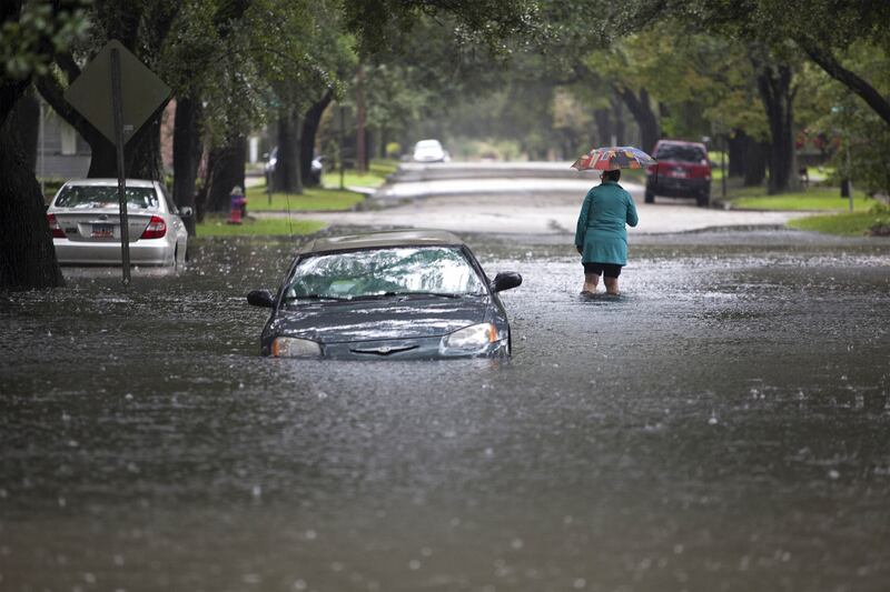 galleries/2015/10/05/south-carolina-battles-devastating-flooding-photos/151005-sc-flooding-03_tzsobv