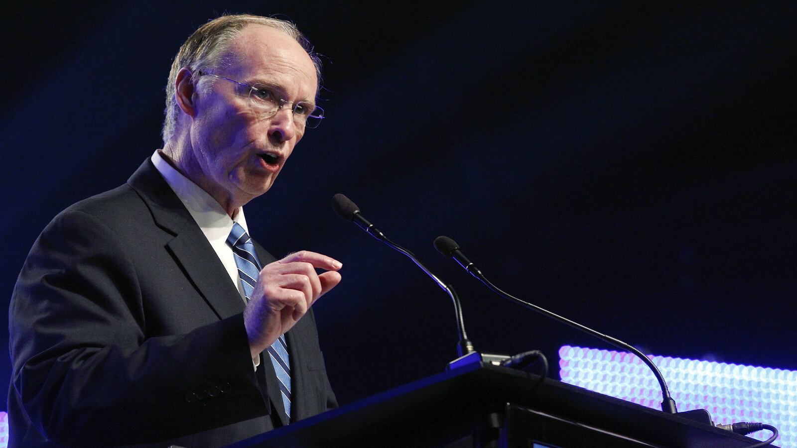 cheats/2015/11/15/gov-alabama-to-refuse-syrian-refugees/151116-alabama-refuse-syrian-refugees-cheat_jlmurs