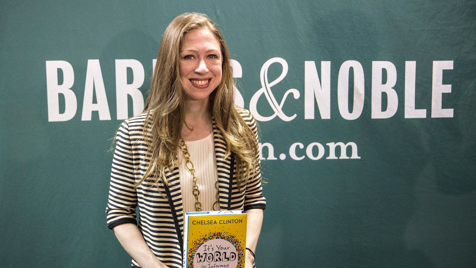 articles/2015/09/19/chelsea-promotes-clinton-inc-in-arkansas/150919-parker-chelsea-clinton-tease_bvuitq