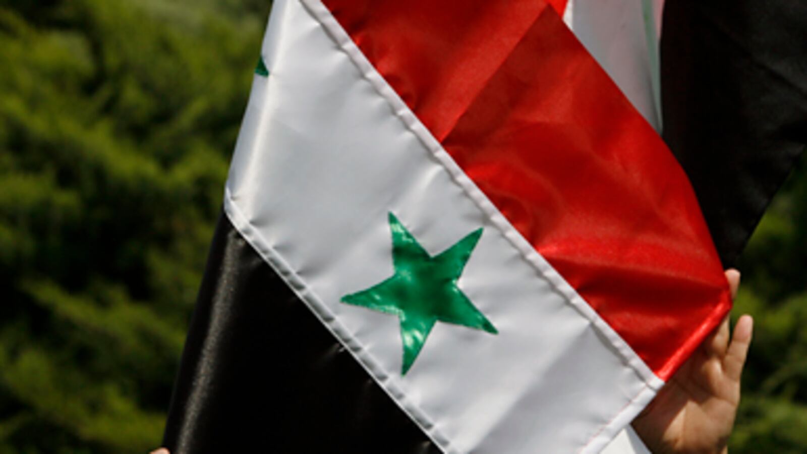 cheats/2011/06/04/tanks-surround-mourners-in-hama/syria-crackdownjpg_luudda