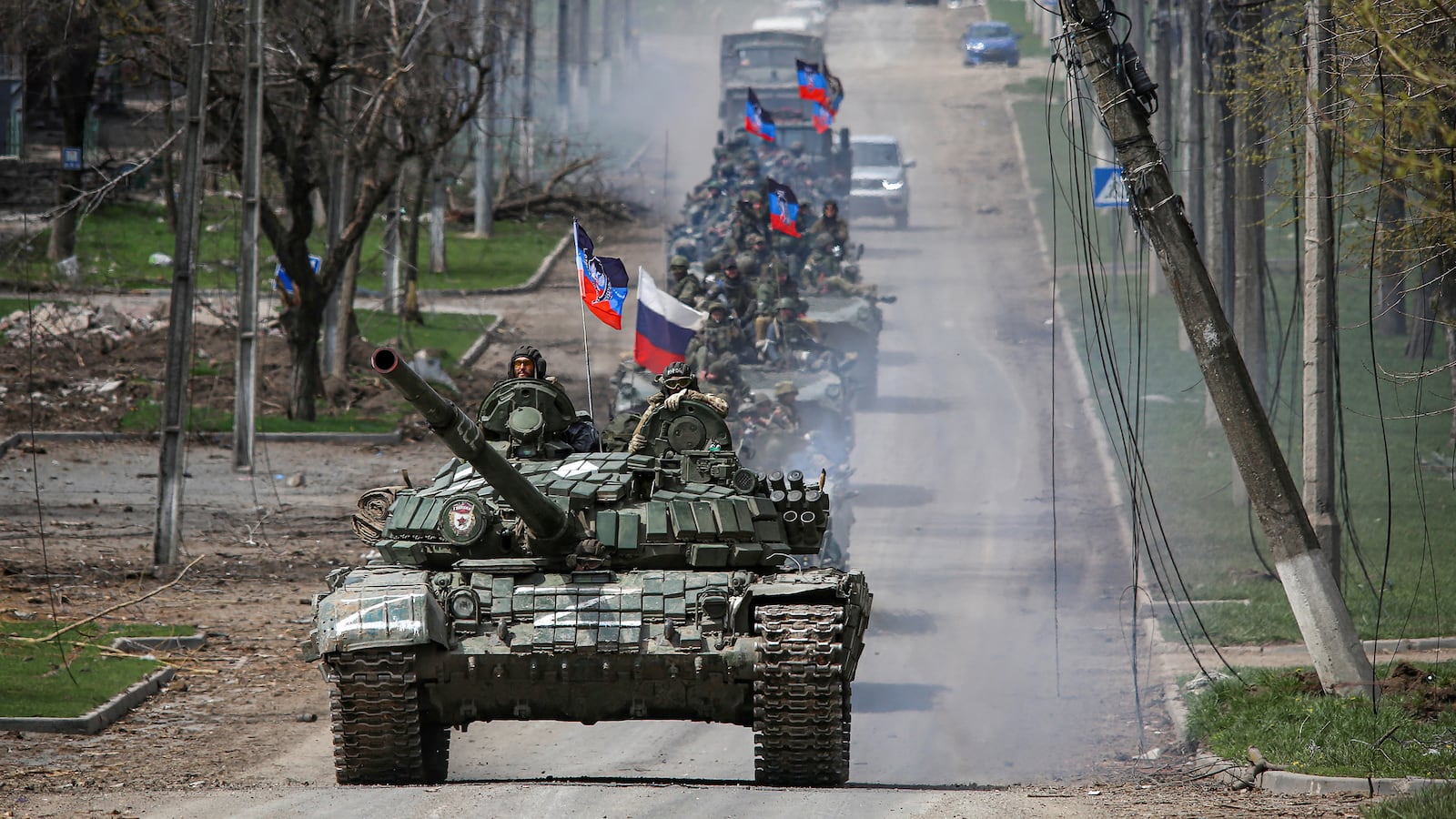 220426-ukraine-hitler-war-embed-04_j128ik