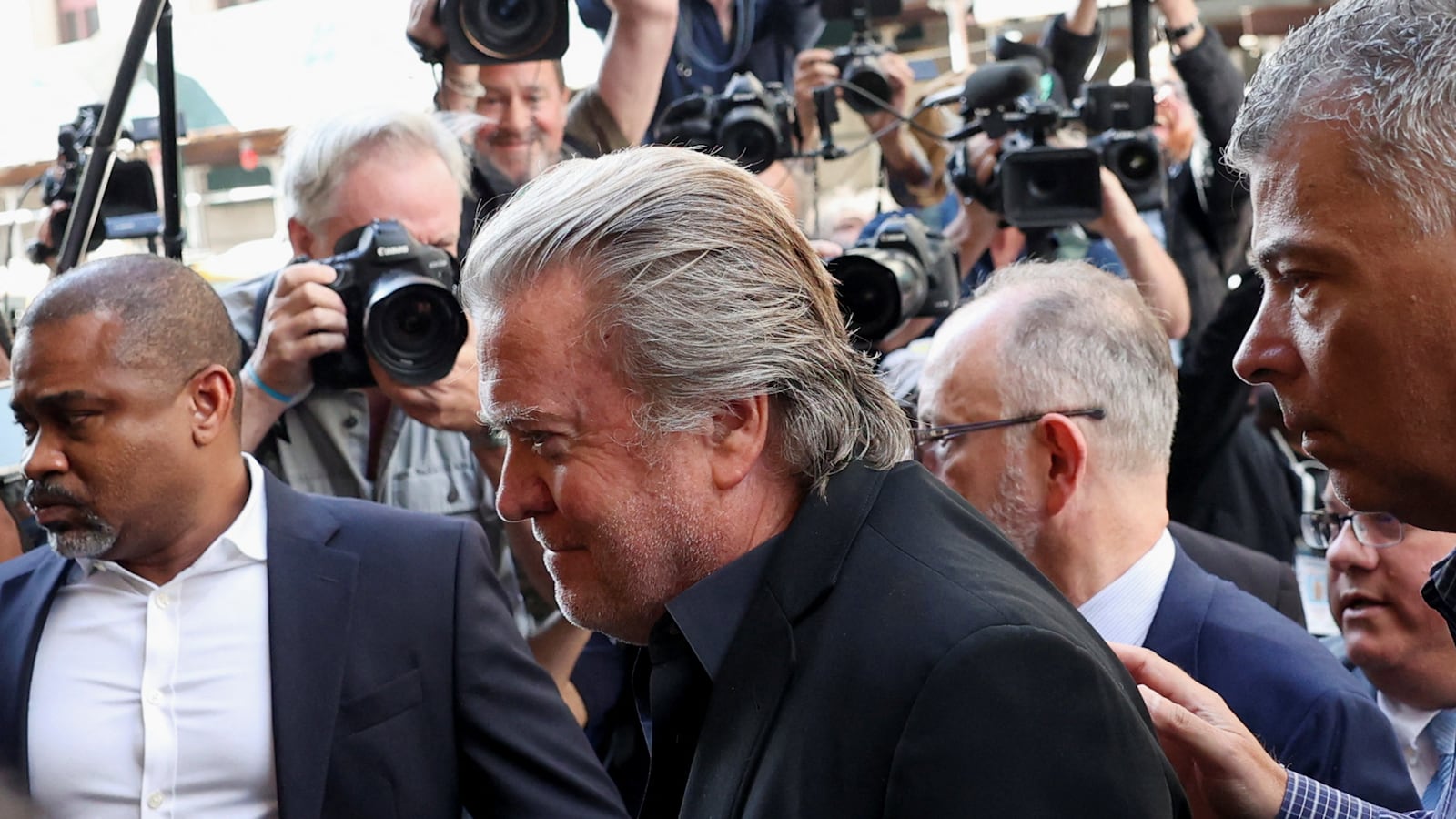 2022-09-08T133936Z_1799229795_RC21DW9J0FL8_RTRMADP_3_USA-BANNON_bgmvw2