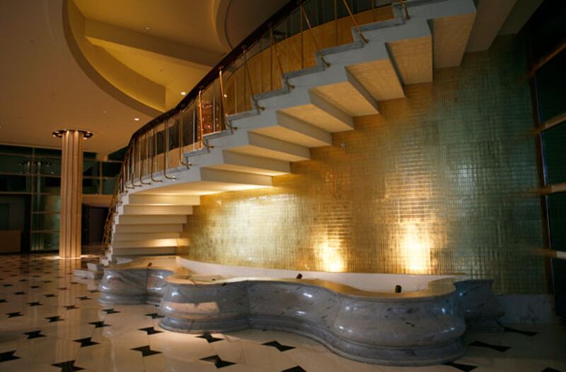 galleries/2010/02/02/fontainebleau-through-the-years/fountainbleau---exteriorinterior-images_nuurdt