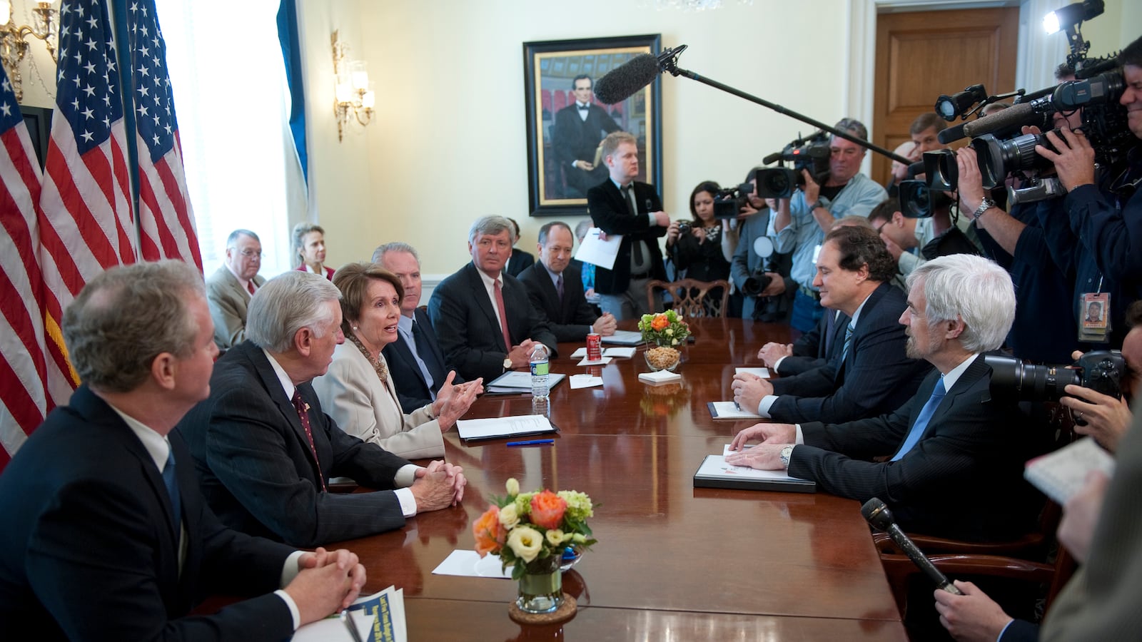 articles/2013/02/12/washington-should-use-ceos-as-mediators-to-resolve-debt-debate/130212-fix-the-debt-tease_eltuql