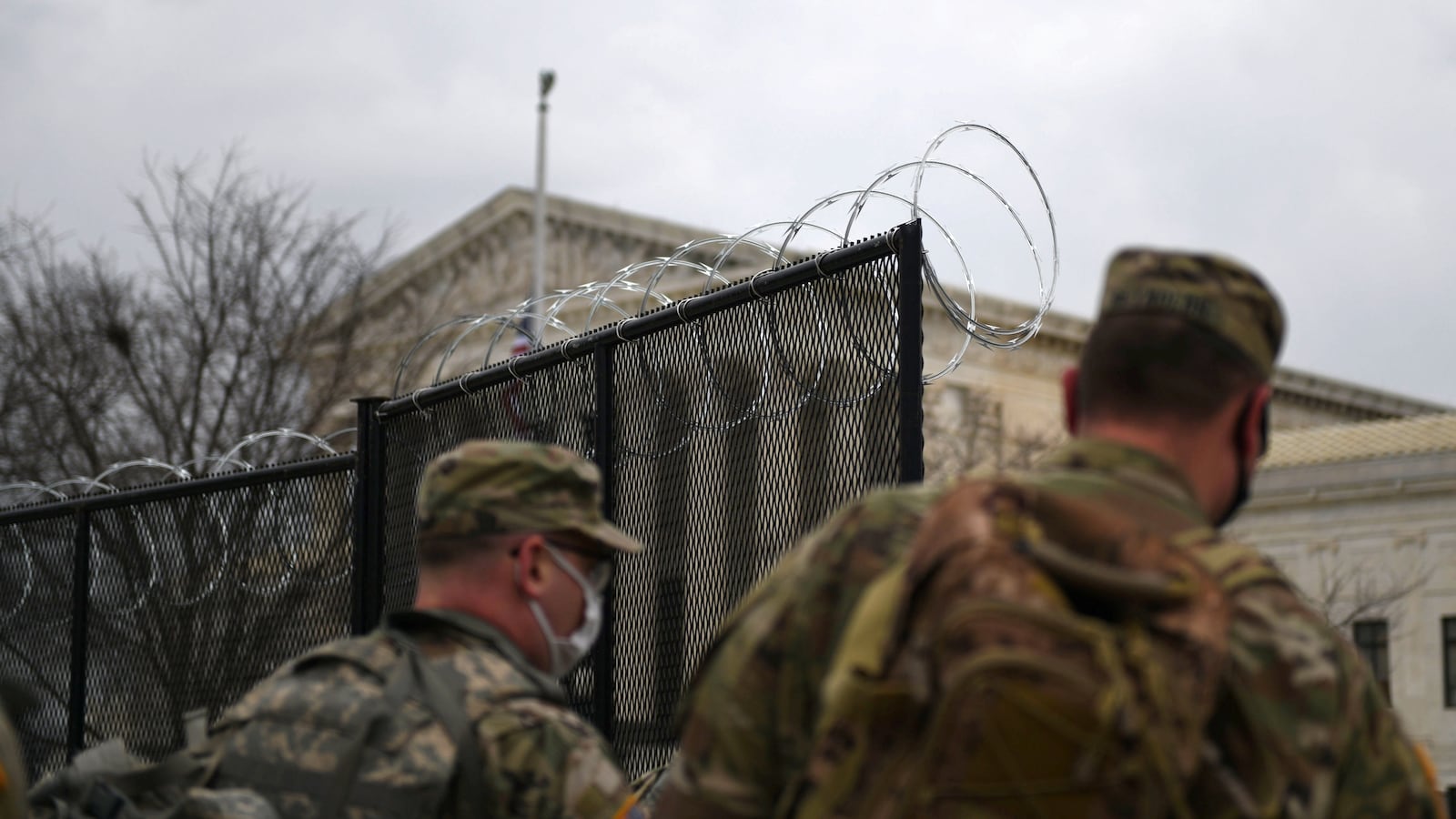 2021-01-15T222941Z_259283645_RC2M8L9SYQUY_RTRMADP_3_USA-BIDEN-INAUGURATION_gzu4ng