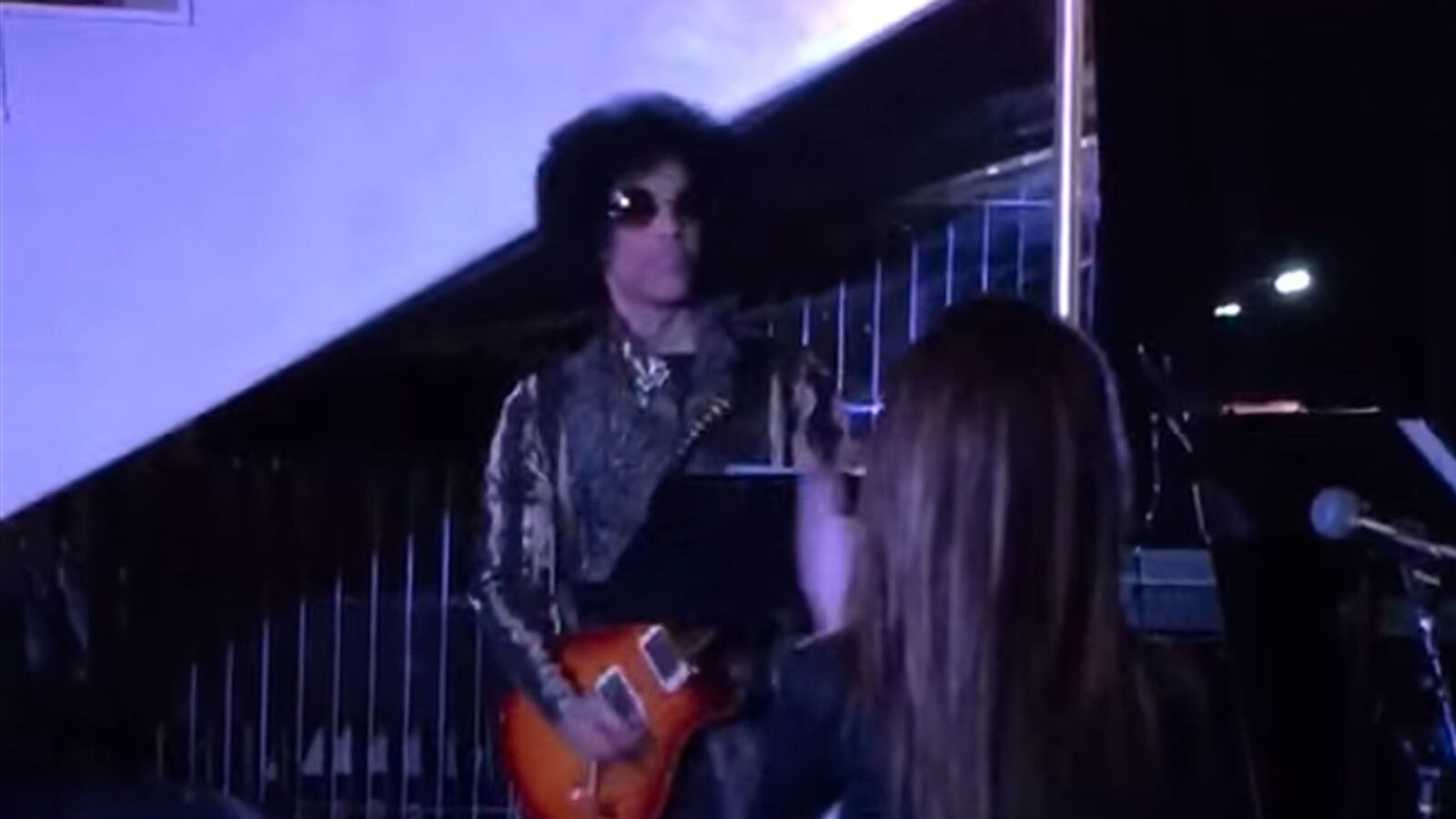 articles/2014/12/04/prince-crashes-jazz-show-produces-greatness/prince-crashes-jazz-show-produces-greatness-image_knldtb