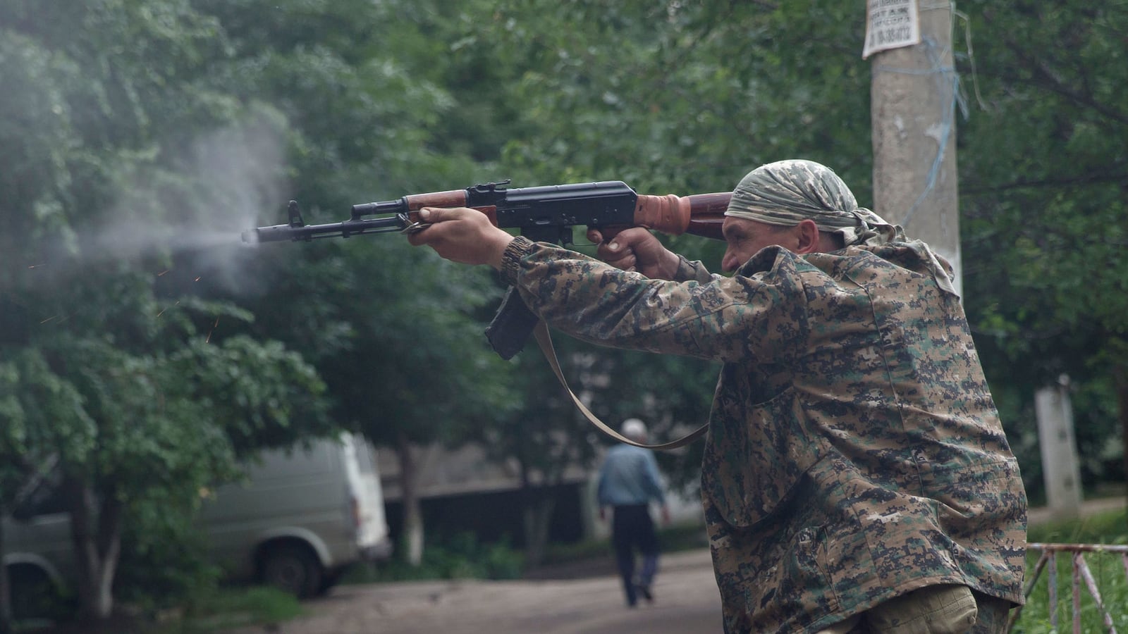 articles/2014/06/04/witness-to-a-ukraine-rebel-breakthrough/140604-netmsova-ukraine2-tease_zzempj