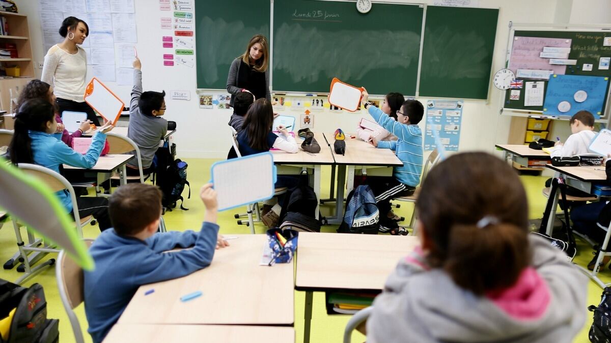 cheats/2013/03/08/s-dakota-teachers-can-carry-guns/classroom-gun-cheat_yzltlc