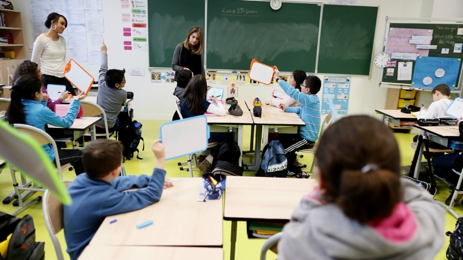 cheats/2013/03/08/s-dakota-teachers-can-carry-guns/classroom-gun-cheat_yzltlc