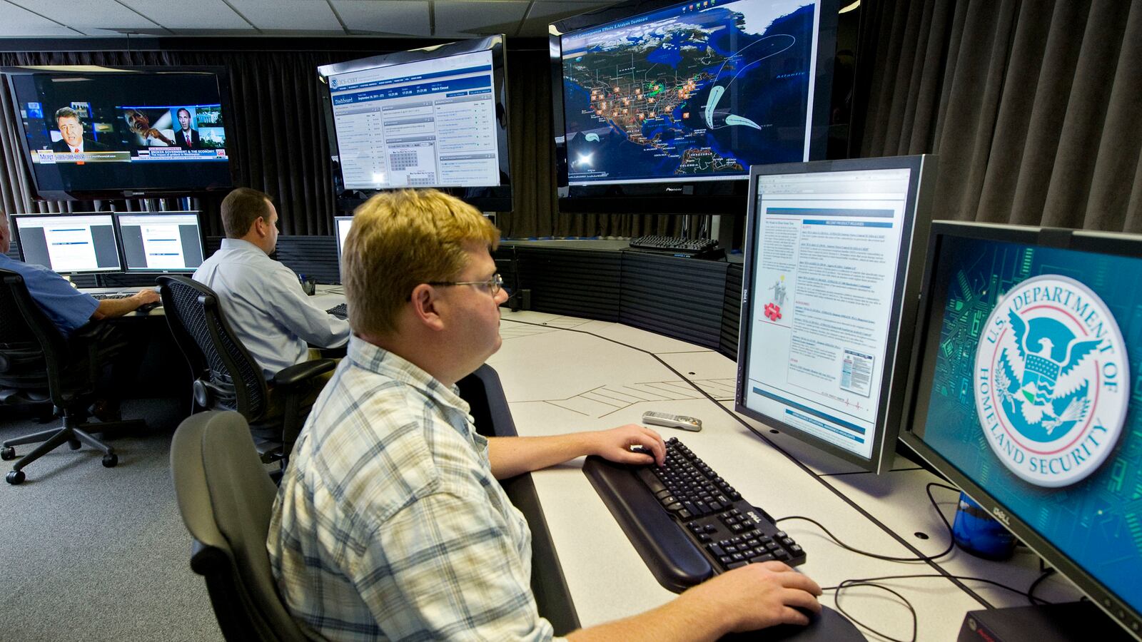 cheats/2013/05/31/hagel-cyber-threats-quiet-stealthy-insidious/130531-cyber-security-cheat_amzzf7