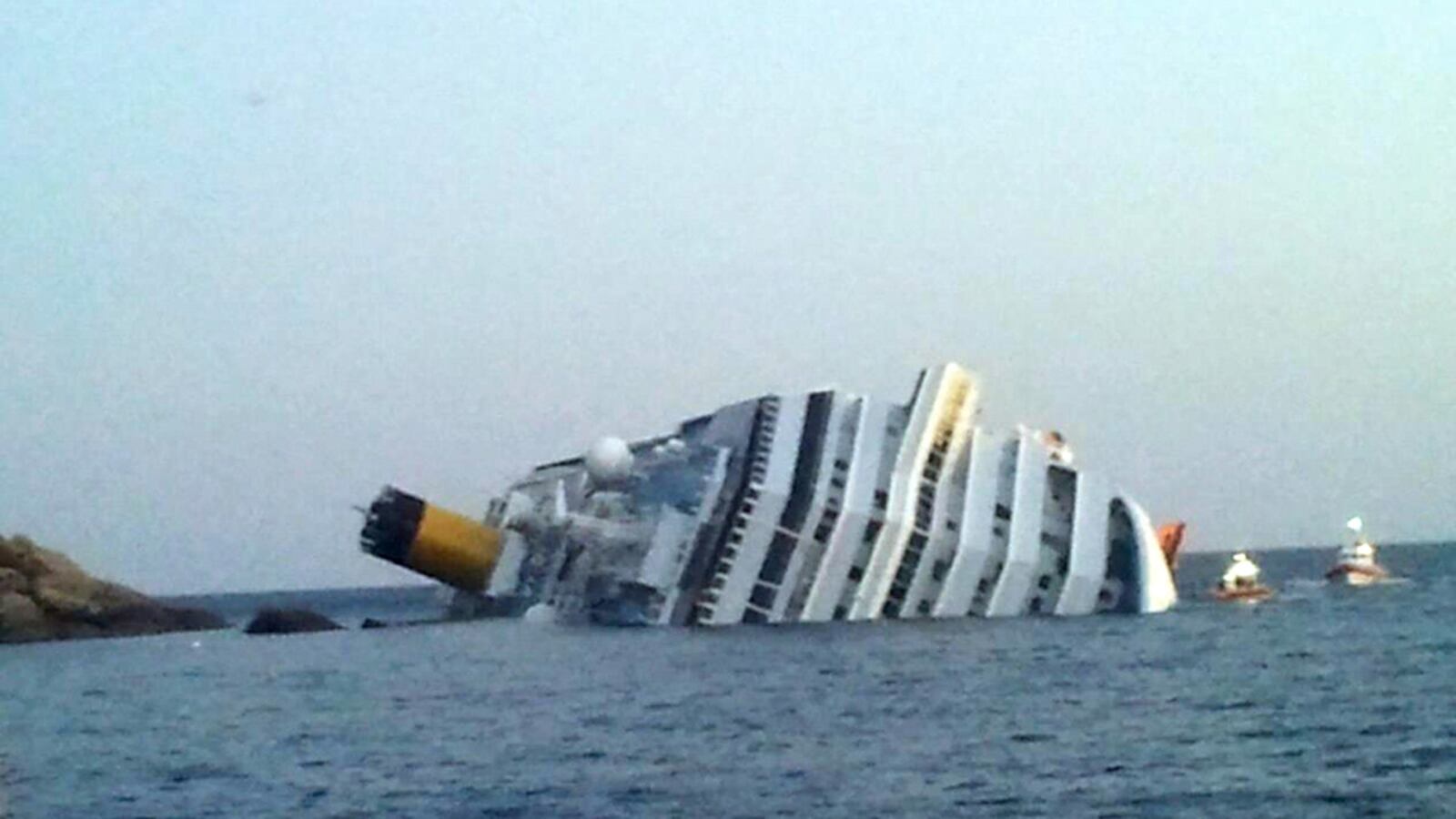 cheats/2012/01/14/cruise-ship-runs-aground-off-italy/italy-cruise-ship-runs-aground-costa-concordia-cheat_x3yeyu