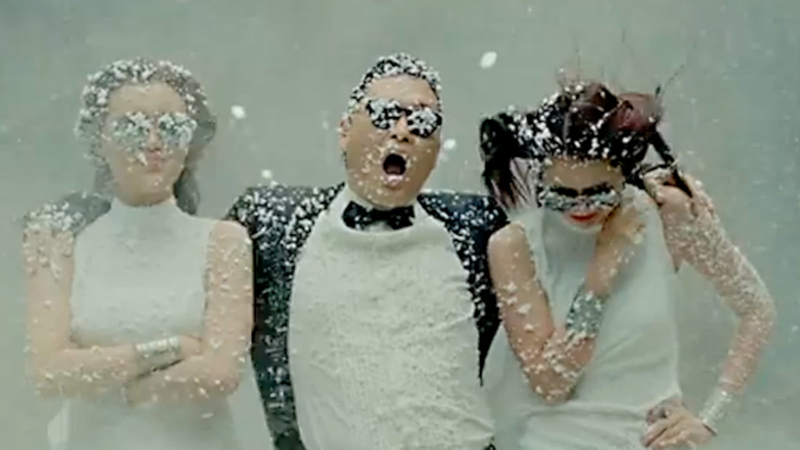 articles/2012/09/14/ponies-lifeguards-more-parodies-of-psy-s-gangnam-style-video/gagnam-style-leon_uqn4v8