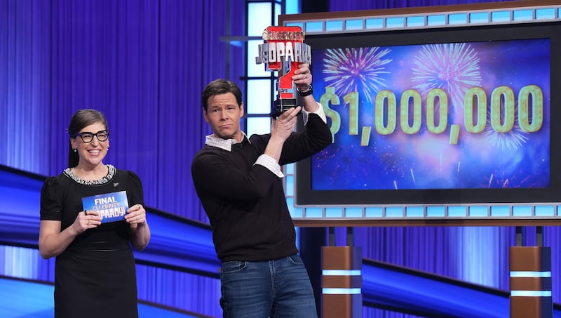 Ike Barinholtz winning "Celebrity Jeopardy!"