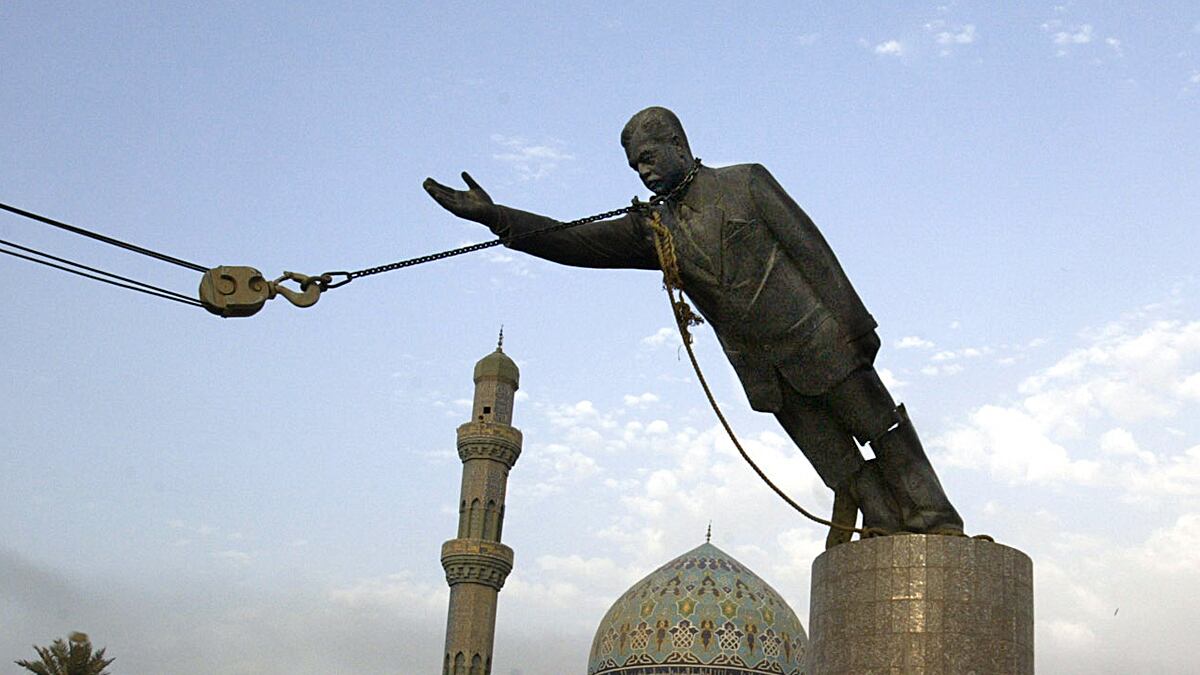 cheats/2011/10/12/saddam-s-bronze-buttock-for-sale/saddam-statue-buttock-auctioned-cs_aupnu0