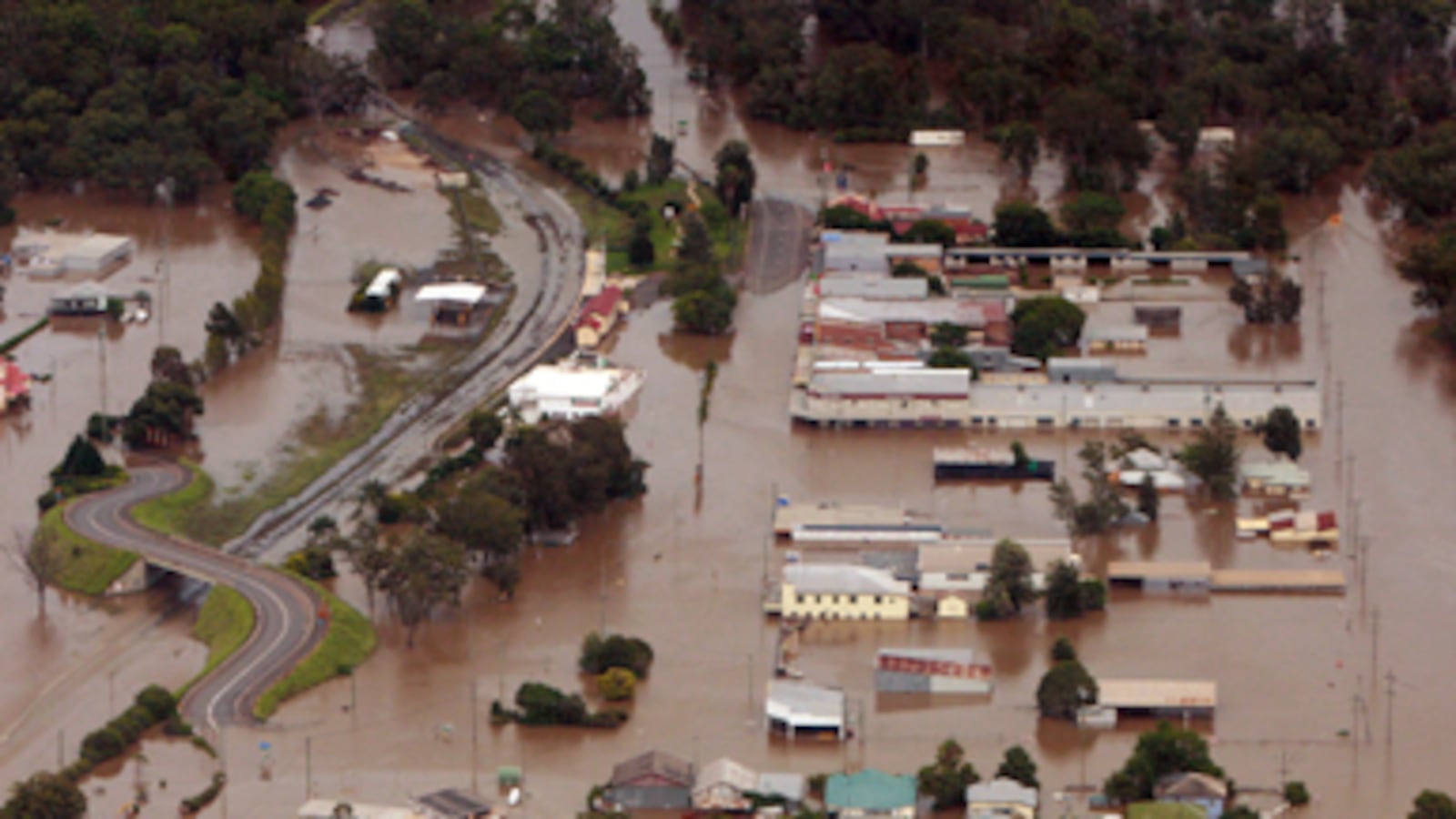 cheats/2011/01/02/massive-floods-ravage-australia/australia-flood-1_rb4ude