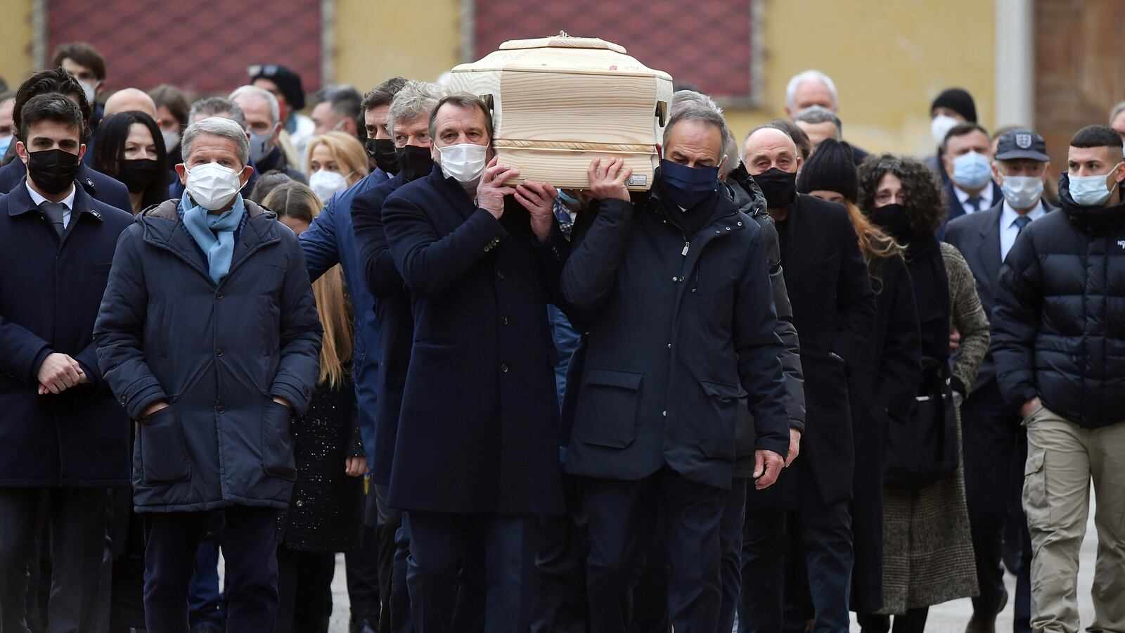 2020-12-12T115230Z_1933356521_UP1EGCC0QSIJ4_RTRMADP_3_SOCCER-ITALY-ROSSI_aomjju