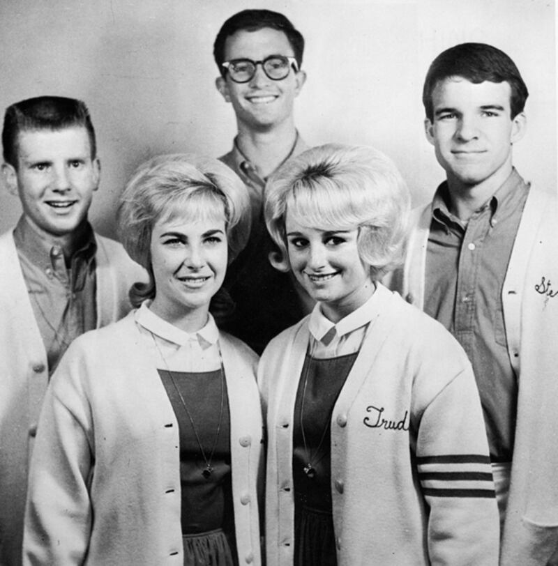 galleries/2011/09/05/celebrity-cheerleaders-photos/famous-cheerleaders-steve-martin_ms9reo