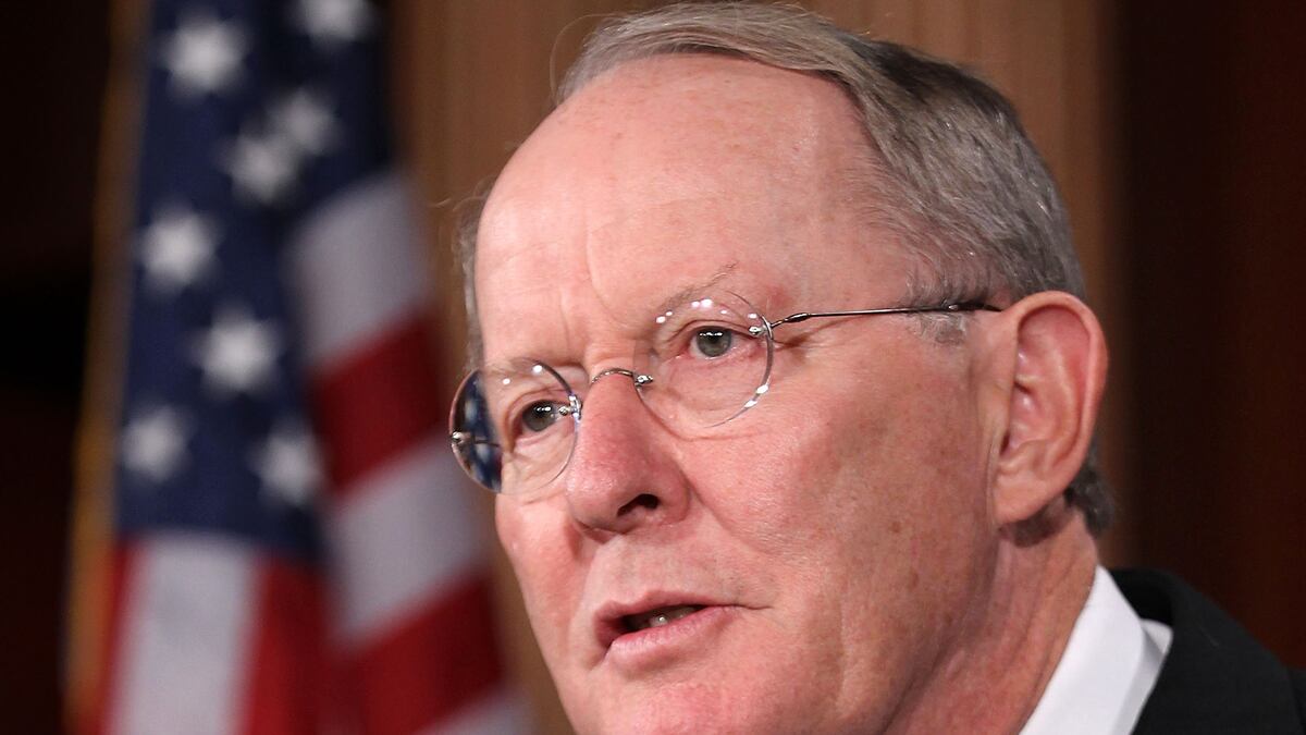 cheats/2011/09/20/lamar-alexander-quits-top-senate-post/senator-lamar-alexander-resigns-cheat_drzxmq