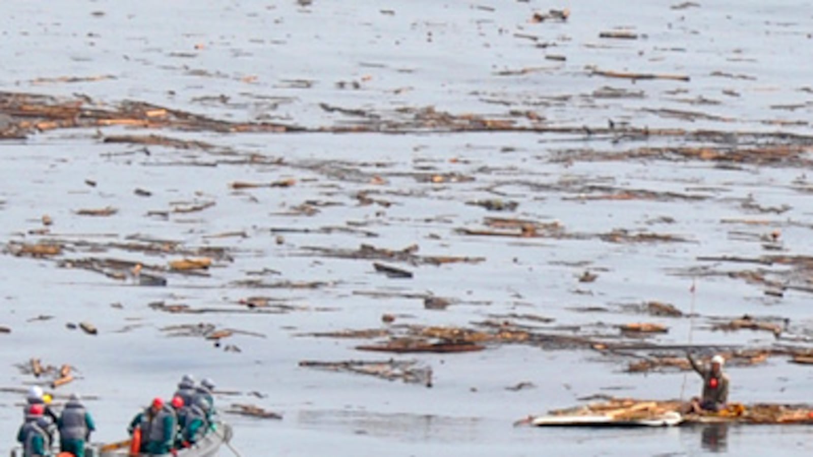 articles/2011/03/13/japan-earthquake-tsunami-gripping-survivor-stories/japan-survivors_166339_hfmx4x