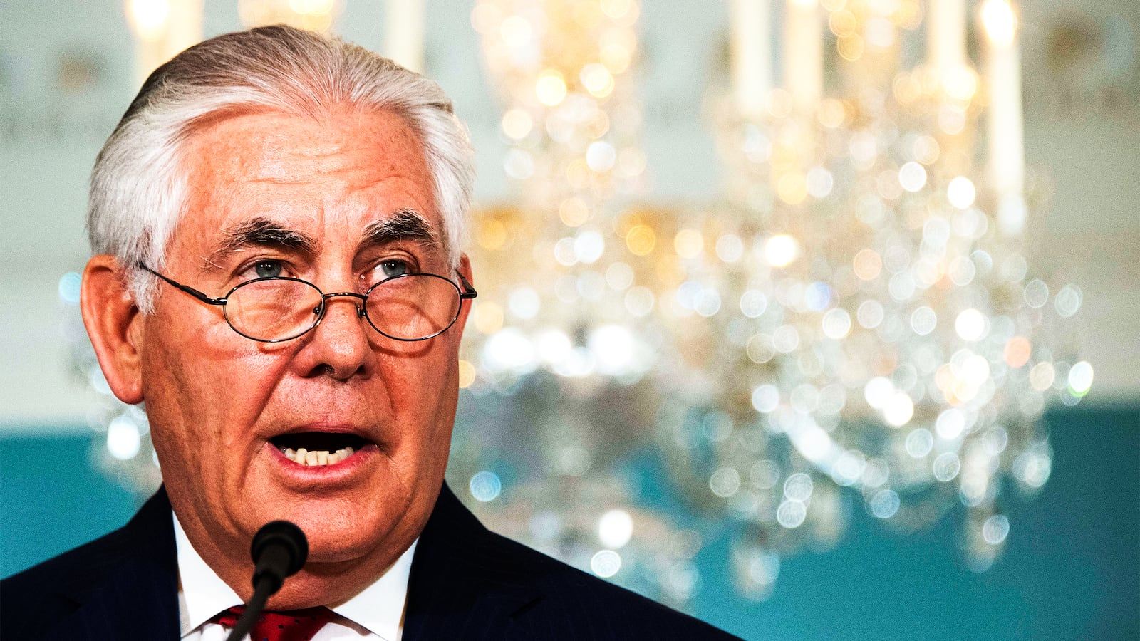 171004-Suebsaeng-tillerson-tease_mwl2n2