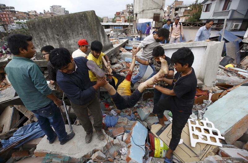 galleries/2015/04/26/aftermath-of-devastating-earthquake-in-nepal-photos/150426-nepal-earthquake-09_dzhbpd